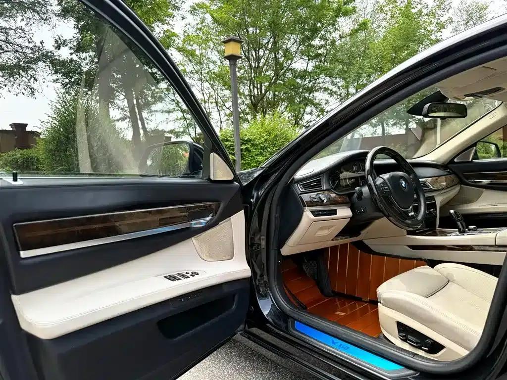 2011 BMW 7 Series 760Li Steinway Limited Edition — миниатюра 9