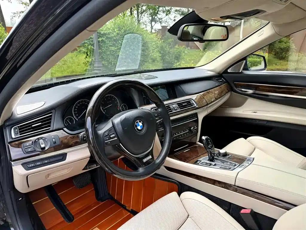 2011 BMW 7 Series 760Li Steinway Limited Edition — миниатюра 10