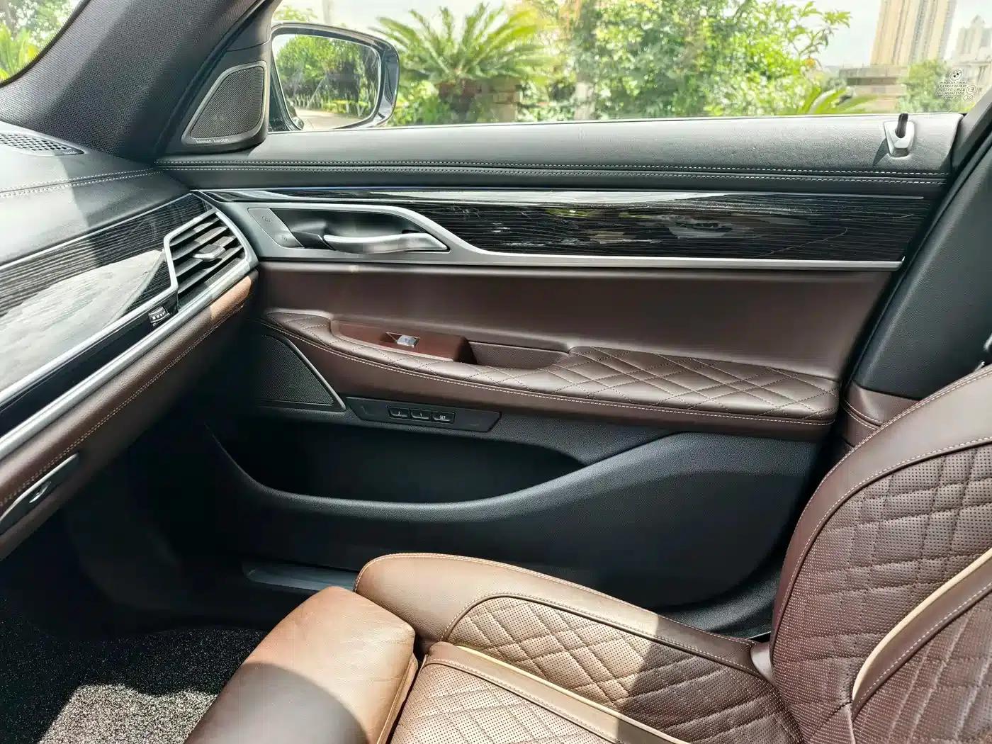 2019 BMW 7 Series Facelift 740Li Leading Edition M Sport Package — миниатюра 22