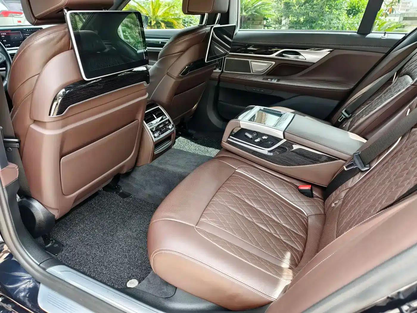 2019 BMW 7 Series Facelift 740Li Leading Edition M Sport Package — миниатюра 23