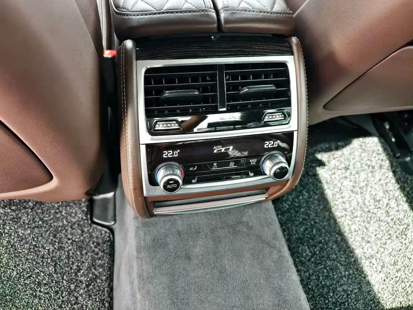2019 BMW 7 Series Facelift 740Li Leading Edition M Sport Package — миниатюра 25