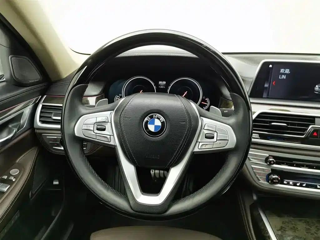 2018 BMW 7 Series 740Li Leading Model, Excellence Package — миниатюра 11