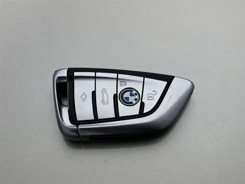 2018 BMW 7 Series 740Li Leading Model, Excellence Package — миниатюра 19