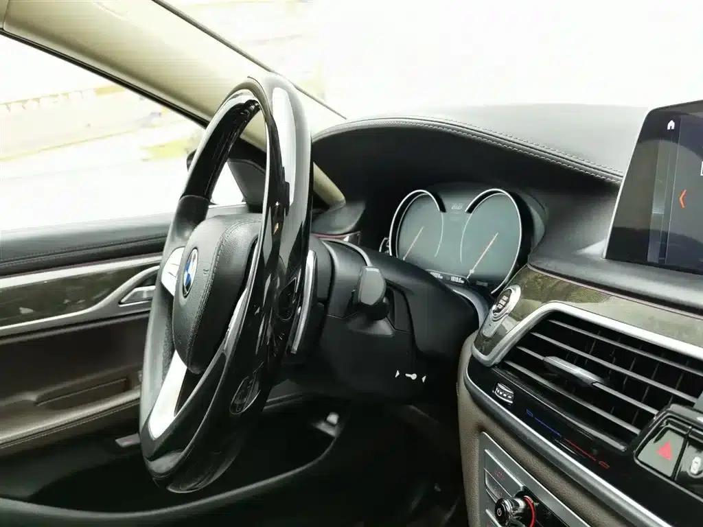 2018 BMW 7 Series 740Li Leading Model, Excellence Package — миниатюра 22
