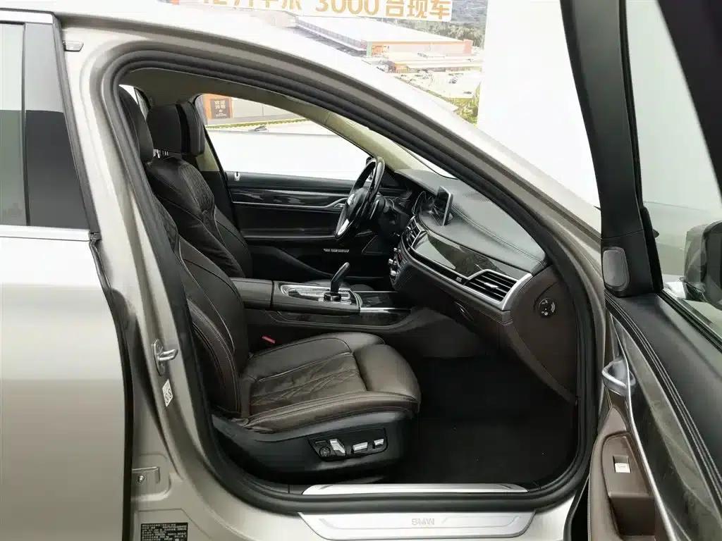 2018 BMW 7 Series 740Li Leading Model, Excellence Package — миниатюра 23