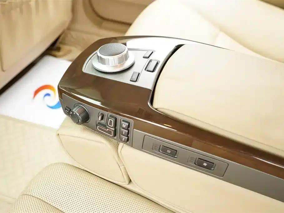 BMW 7 Series 2008 730Li Leading Edition — миниатюра 19