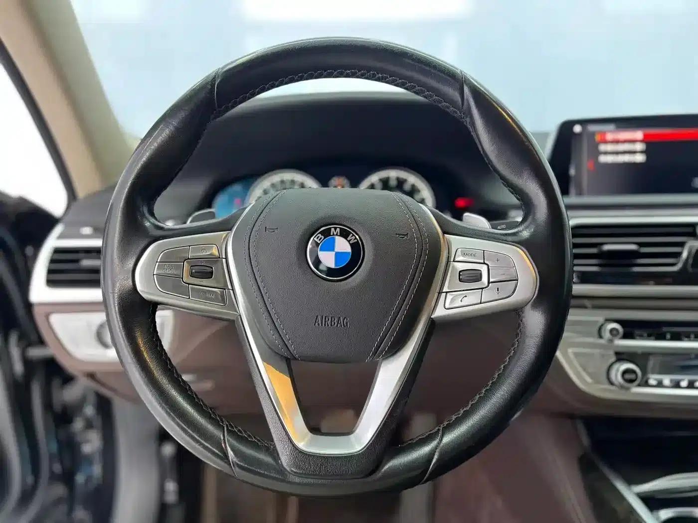 2018 BMW 7 Series 740Li Leading Model, Excellence Package — миниатюра 12