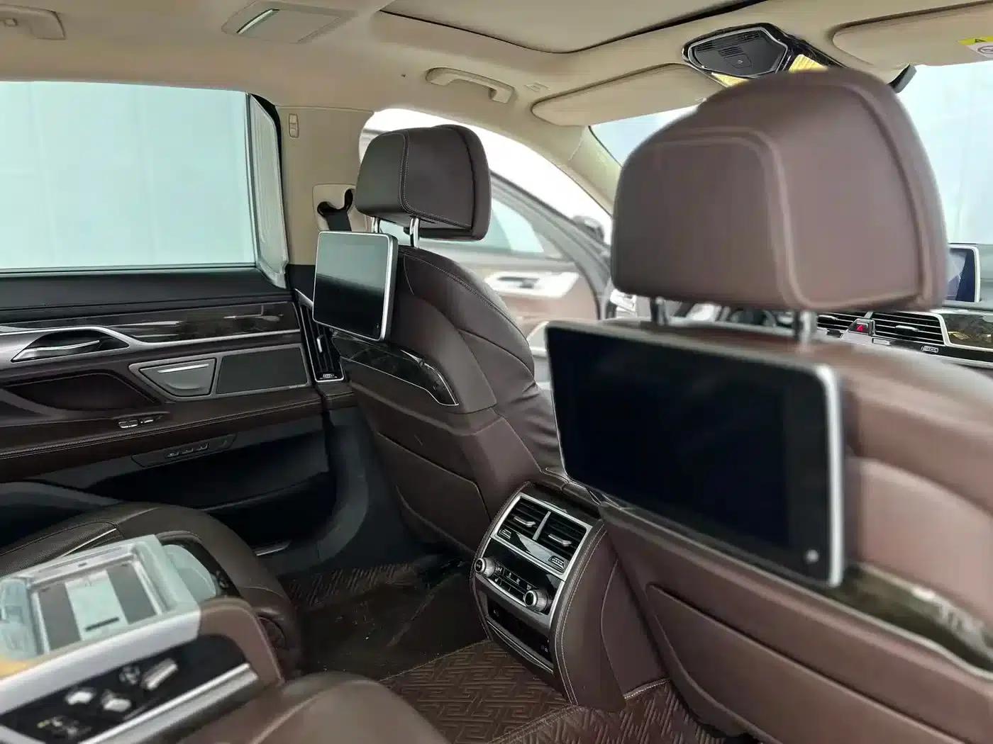 2018 BMW 7 Series 740Li Leading Model, Excellence Package — миниатюра 15