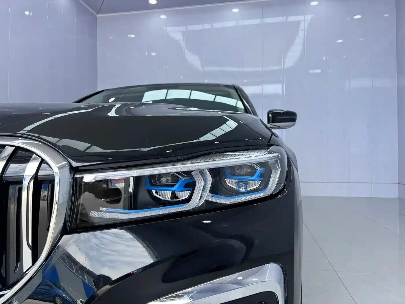 2018 BMW 7 Series 740Li Leading Model, Excellence Package — миниатюра 16