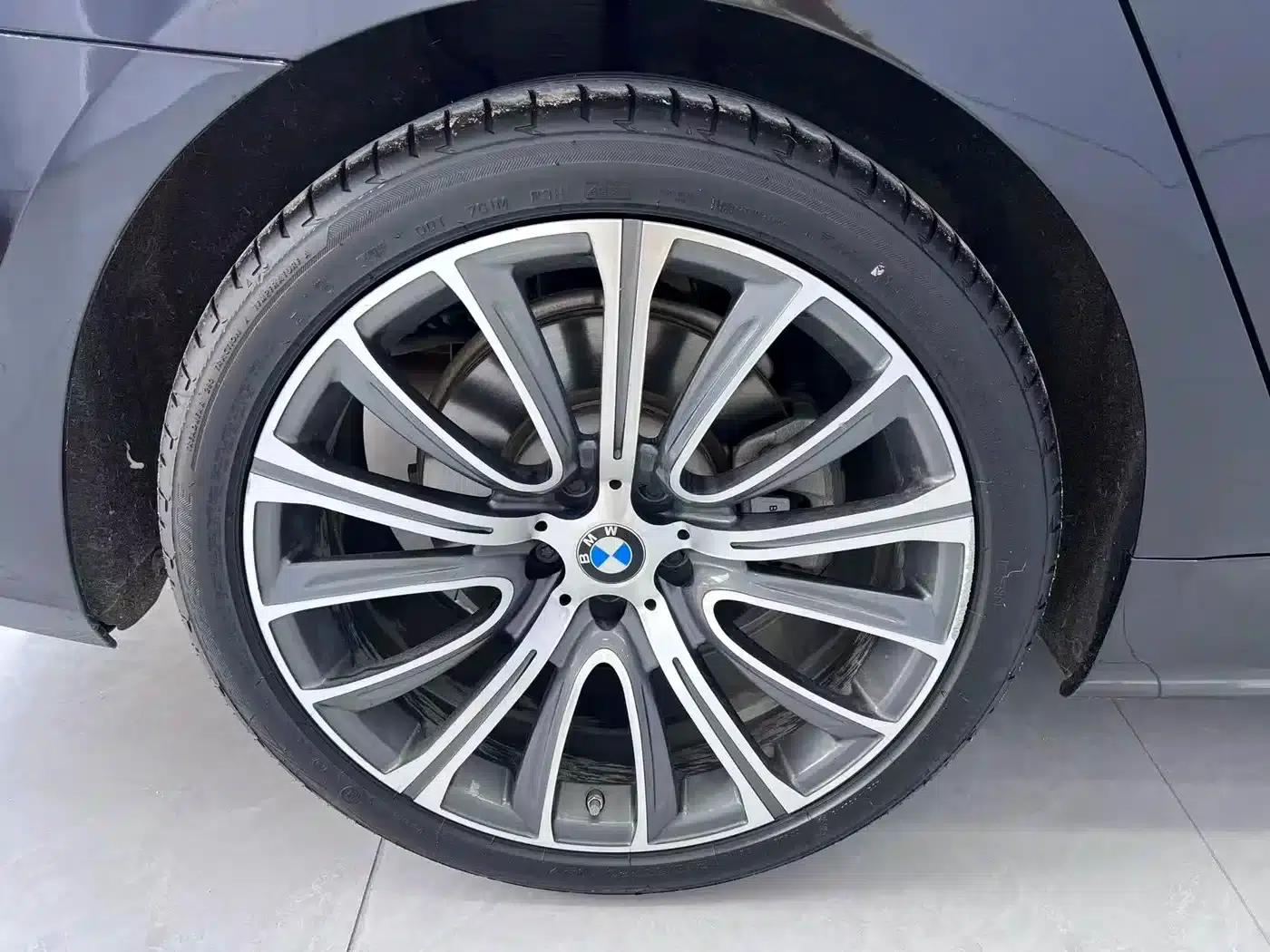 2018 BMW 7 Series 740Li Leading Model, Excellence Package — миниатюра 17