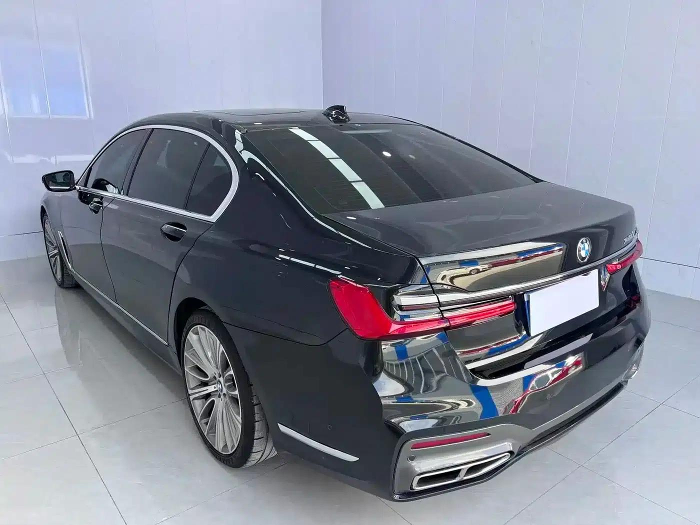 2018 BMW 7 Series 740Li Leading Model, Excellence Package — миниатюра 3