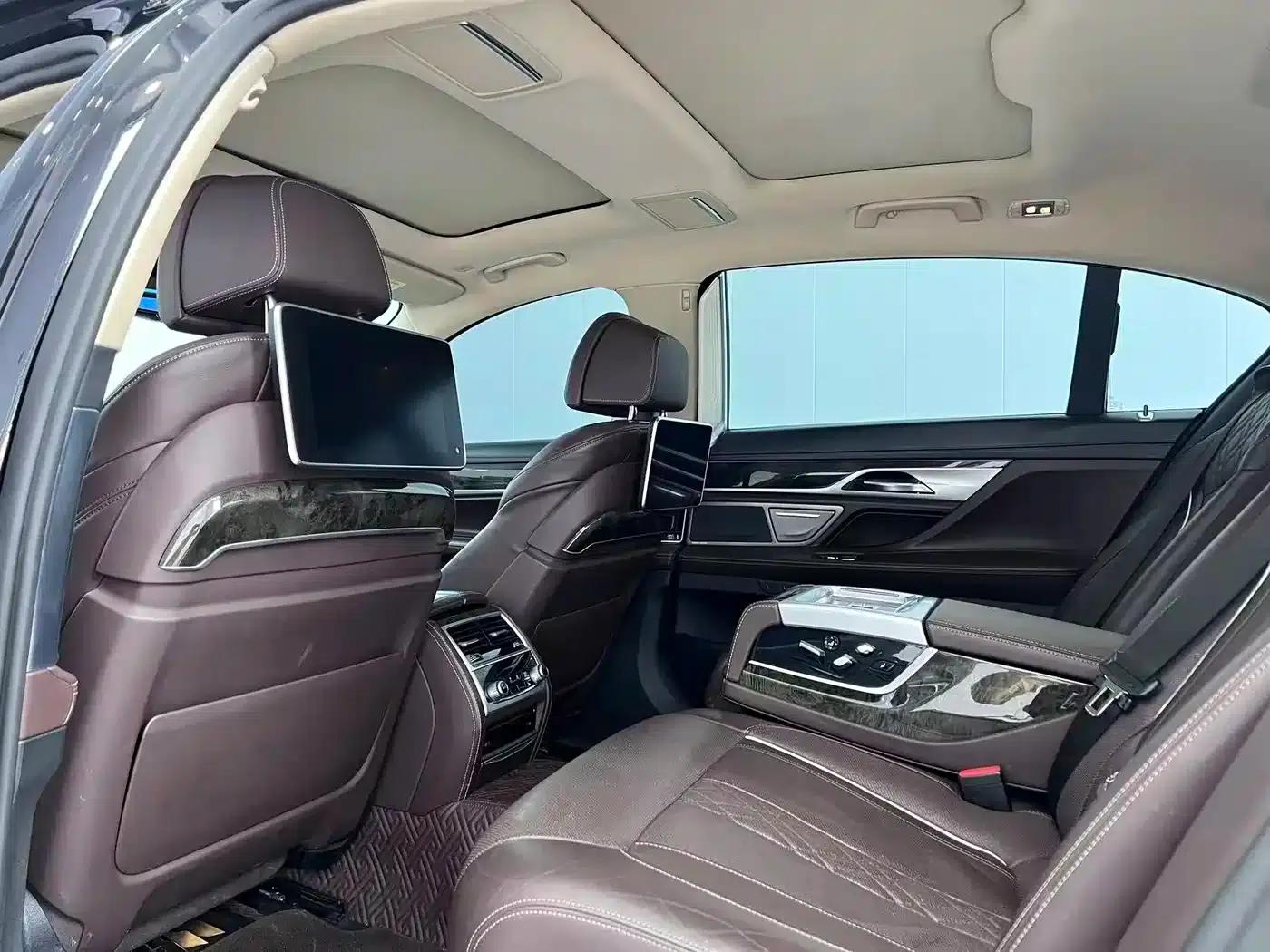 2018 BMW 7 Series 740Li Leading Model, Excellence Package — миниатюра 8