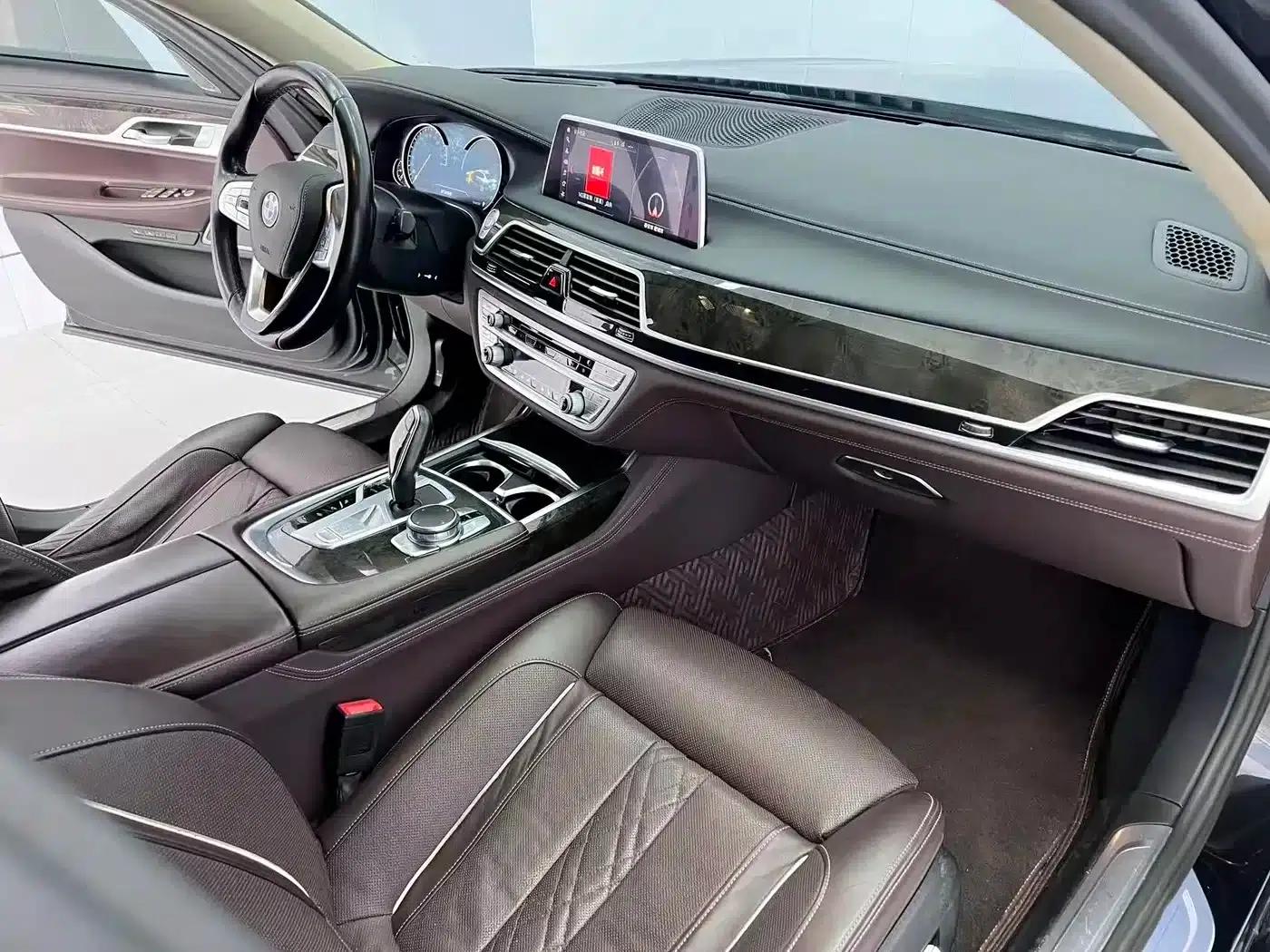 2018 BMW 7 Series 740Li Leading Model, Excellence Package — миниатюра 10