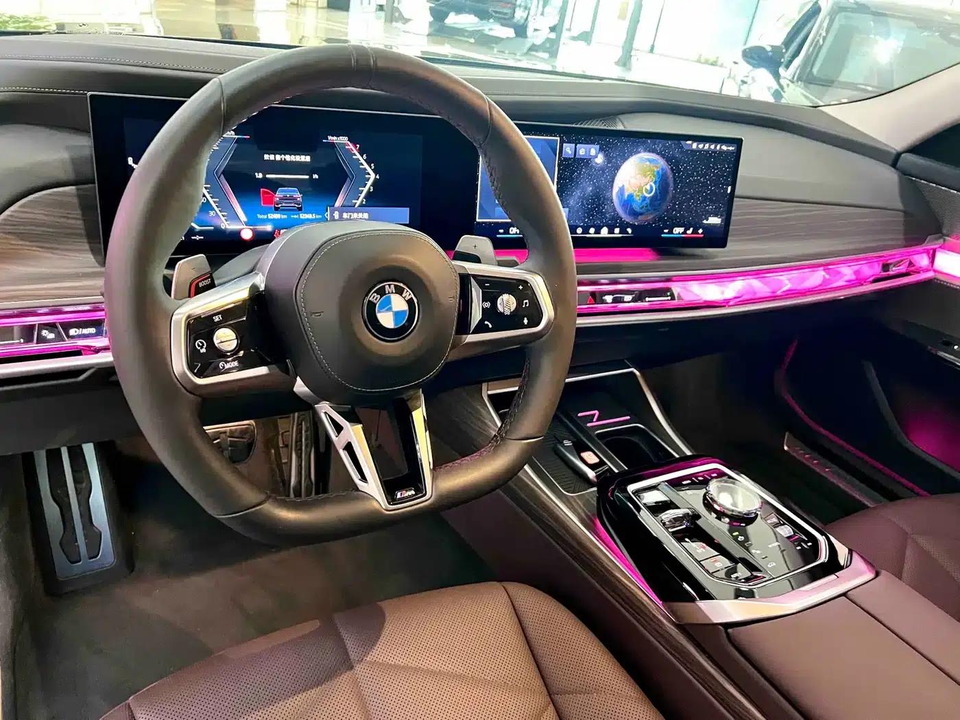 2023 BMW 7 Series 735Li M Sport Package — миниатюра 5