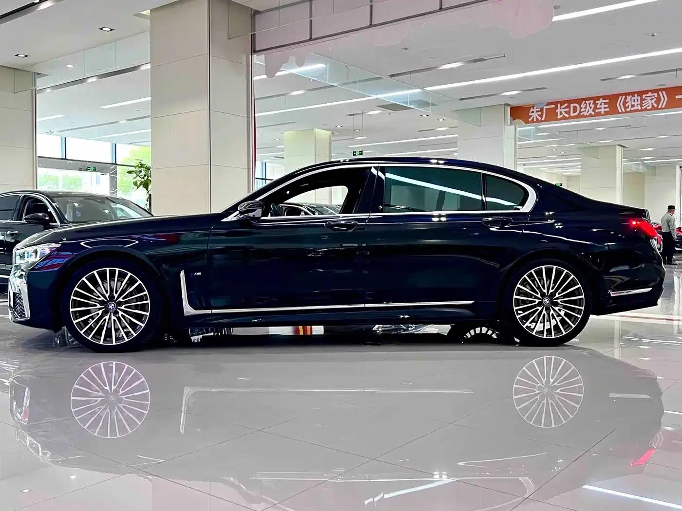 2019 BMW 7 Series 740Li xDrive Executive M Sport Package — миниатюра 3