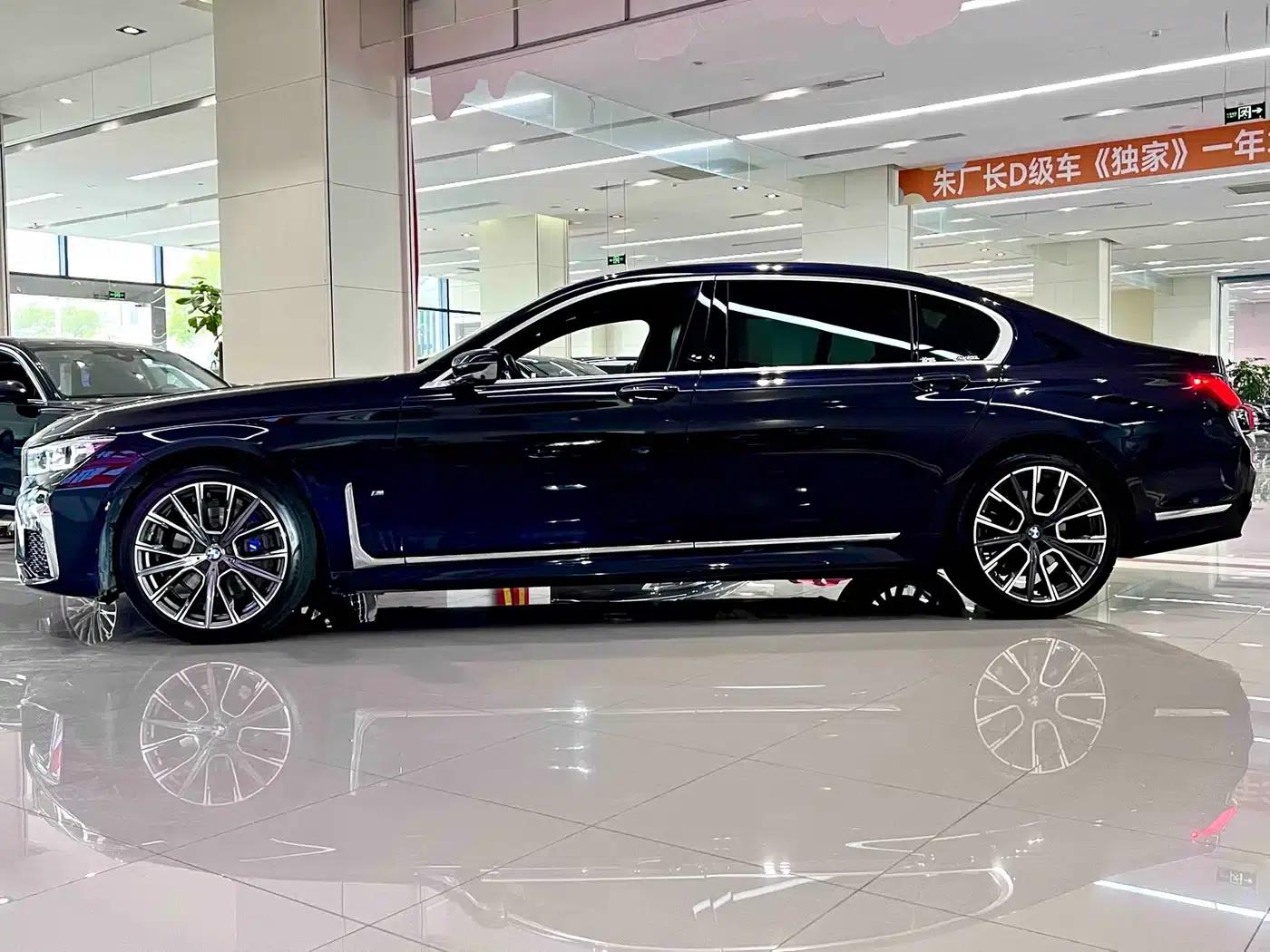 2019 BMW 7 Series Facelift 740Li Leading Edition M Sport Package — миниатюра 3