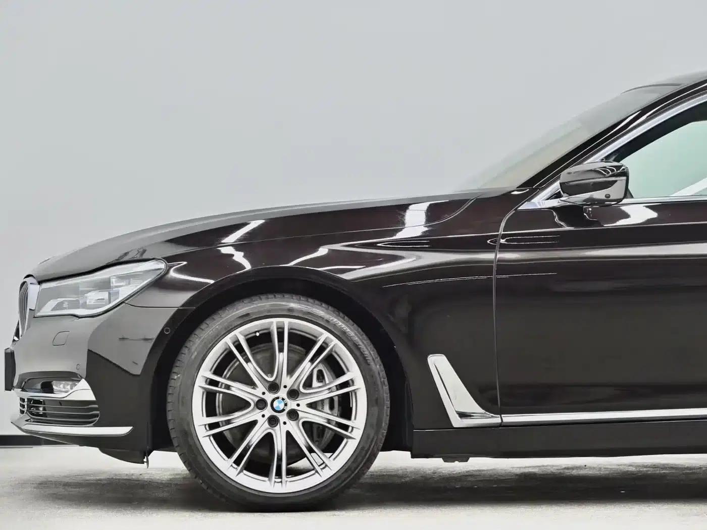 2018 BMW 7 Series 740Li xDrive Luxury Package — миниатюра 19