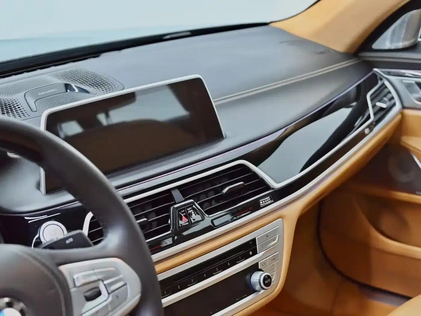 2018 BMW 7 Series 740Li xDrive Luxury Package — миниатюра 31