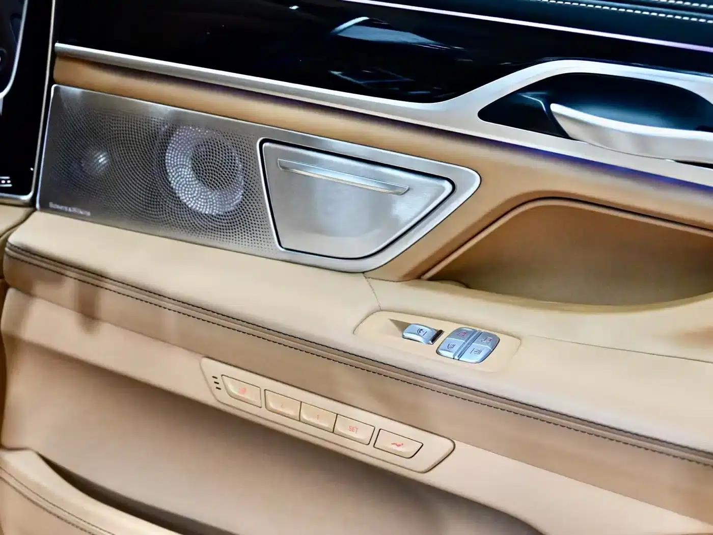 2018 BMW 7 Series 740Li xDrive Luxury Package — миниатюра 36