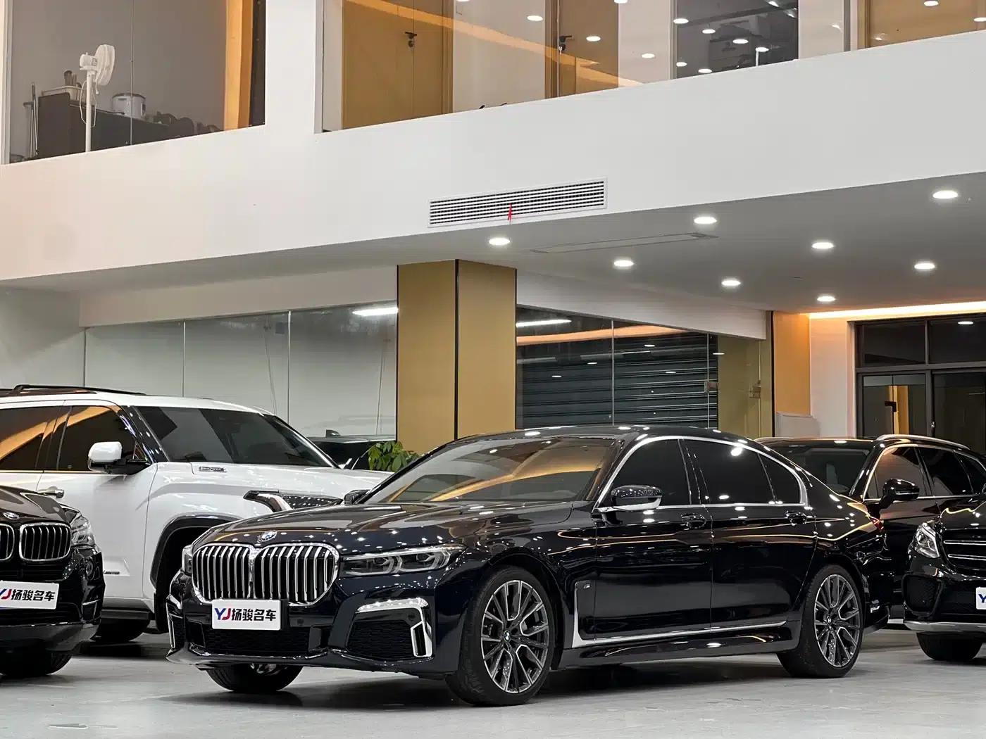 2021 BMW 7 Series 740Li Leading Edition M Sport Package — миниатюра 1