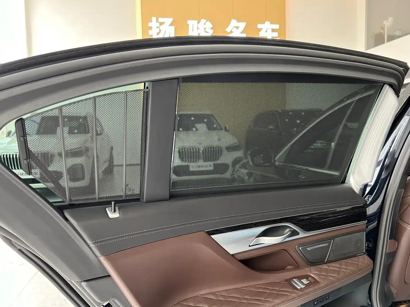2021 BMW 7 Series 740Li Leading Edition M Sport Package — миниатюра 13