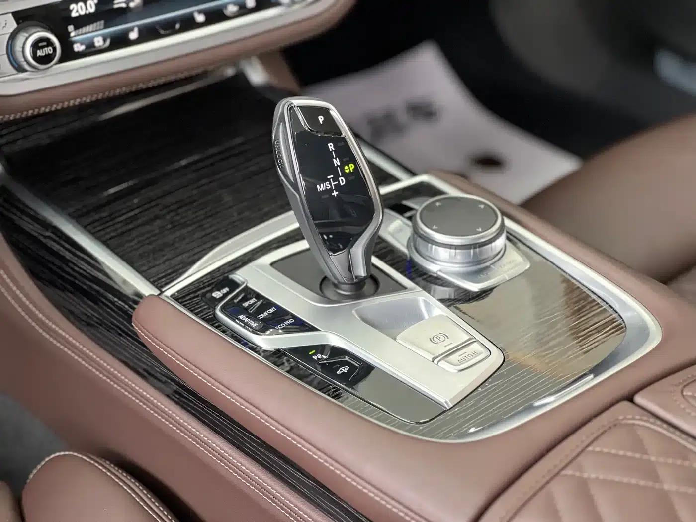 2021 BMW 7 Series 740Li Leading Edition M Sport Package — миниатюра 15