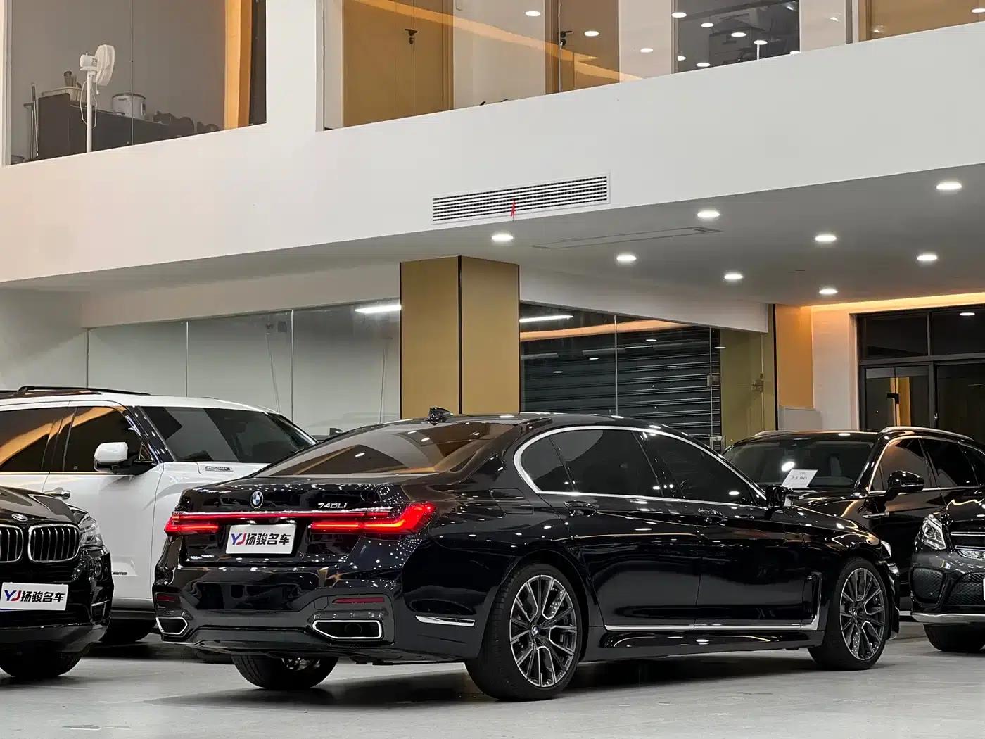 2021 BMW 7 Series 740Li Leading Edition M Sport Package — миниатюра 3