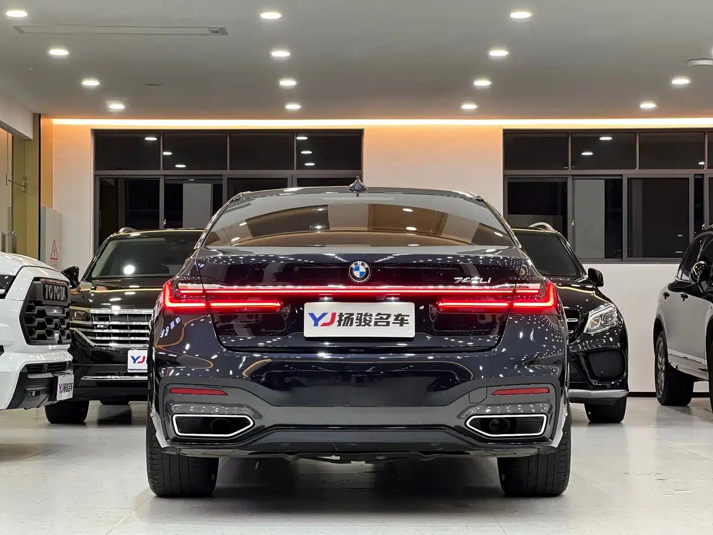 2021 BMW 7 Series 740Li Leading Edition M Sport Package — миниатюра 4