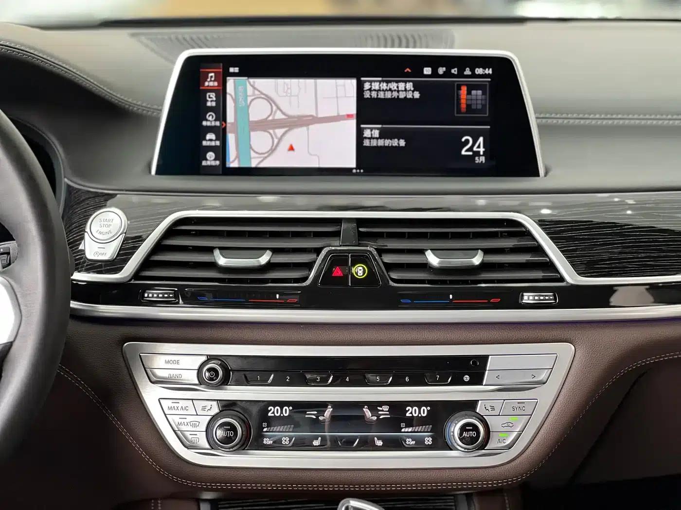 2021 BMW 7 Series 740Li Leading Edition M Sport Package — миниатюра 6
