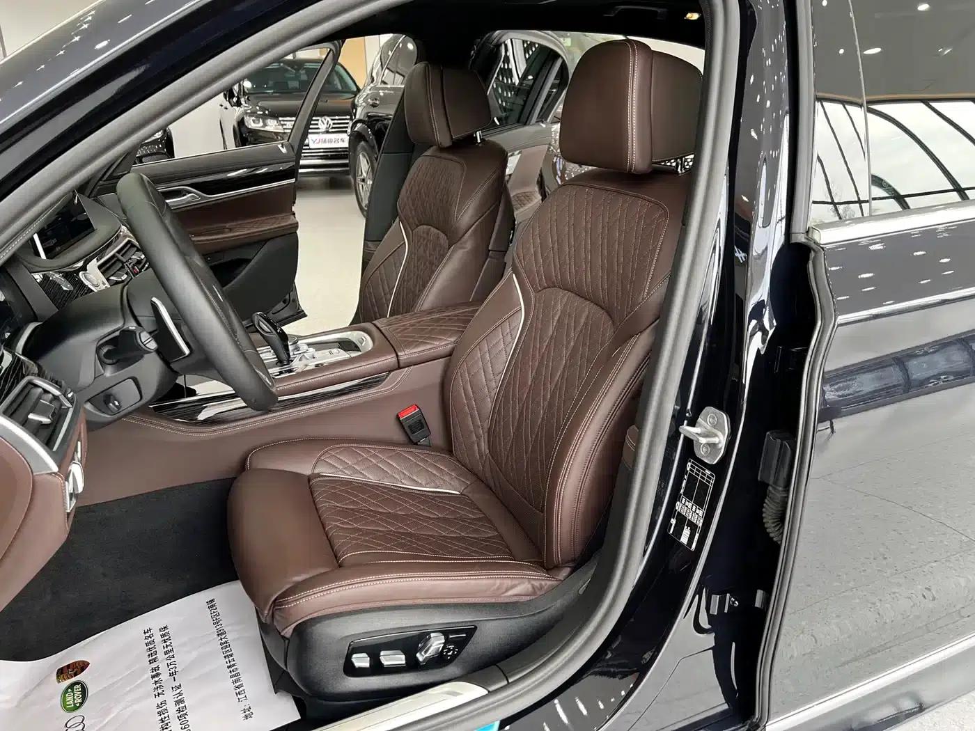 2021 BMW 7 Series 740Li Leading Edition M Sport Package — миниатюра 8
