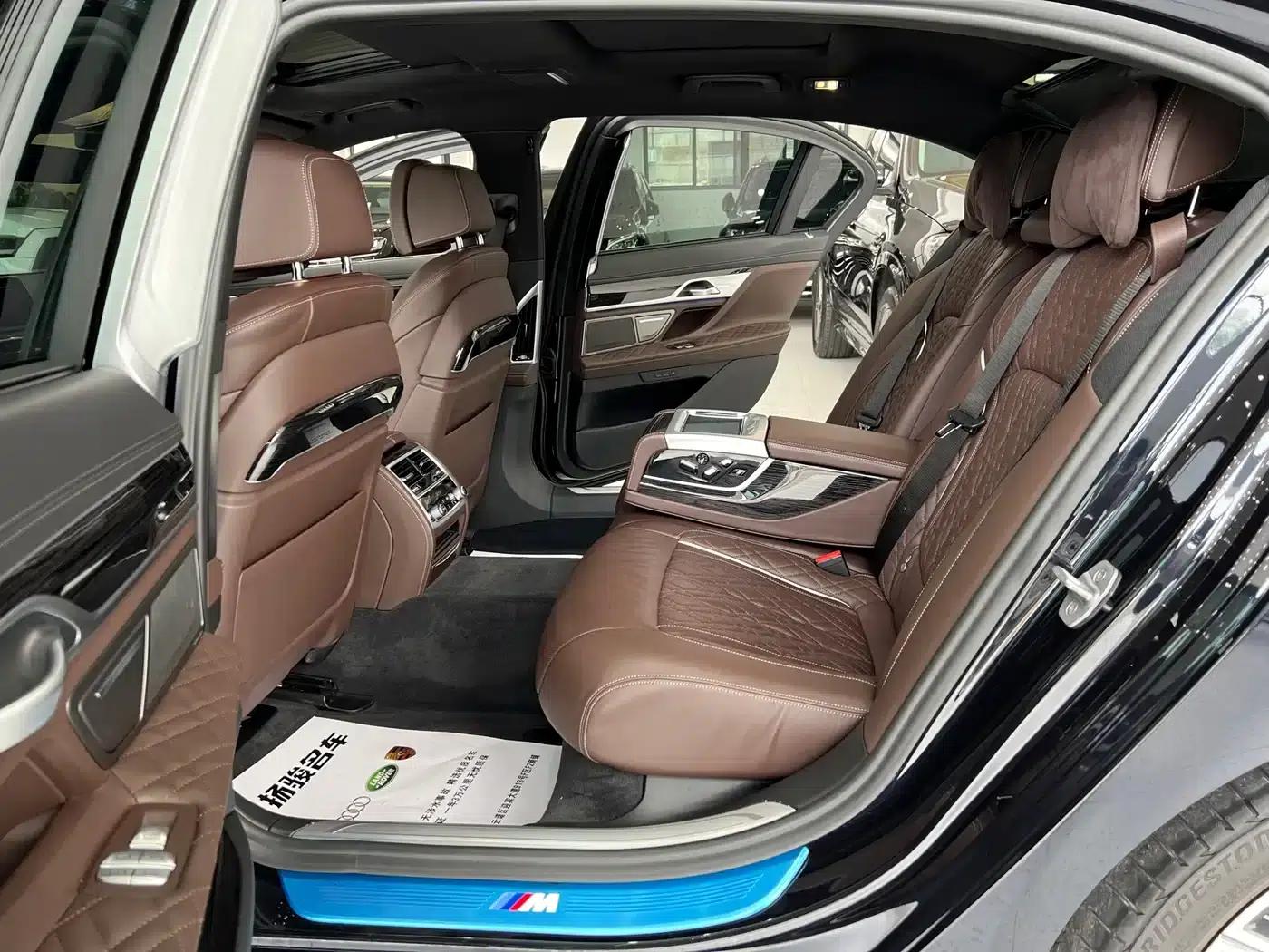 2021 BMW 7 Series 740Li Leading Edition M Sport Package — миниатюра 9