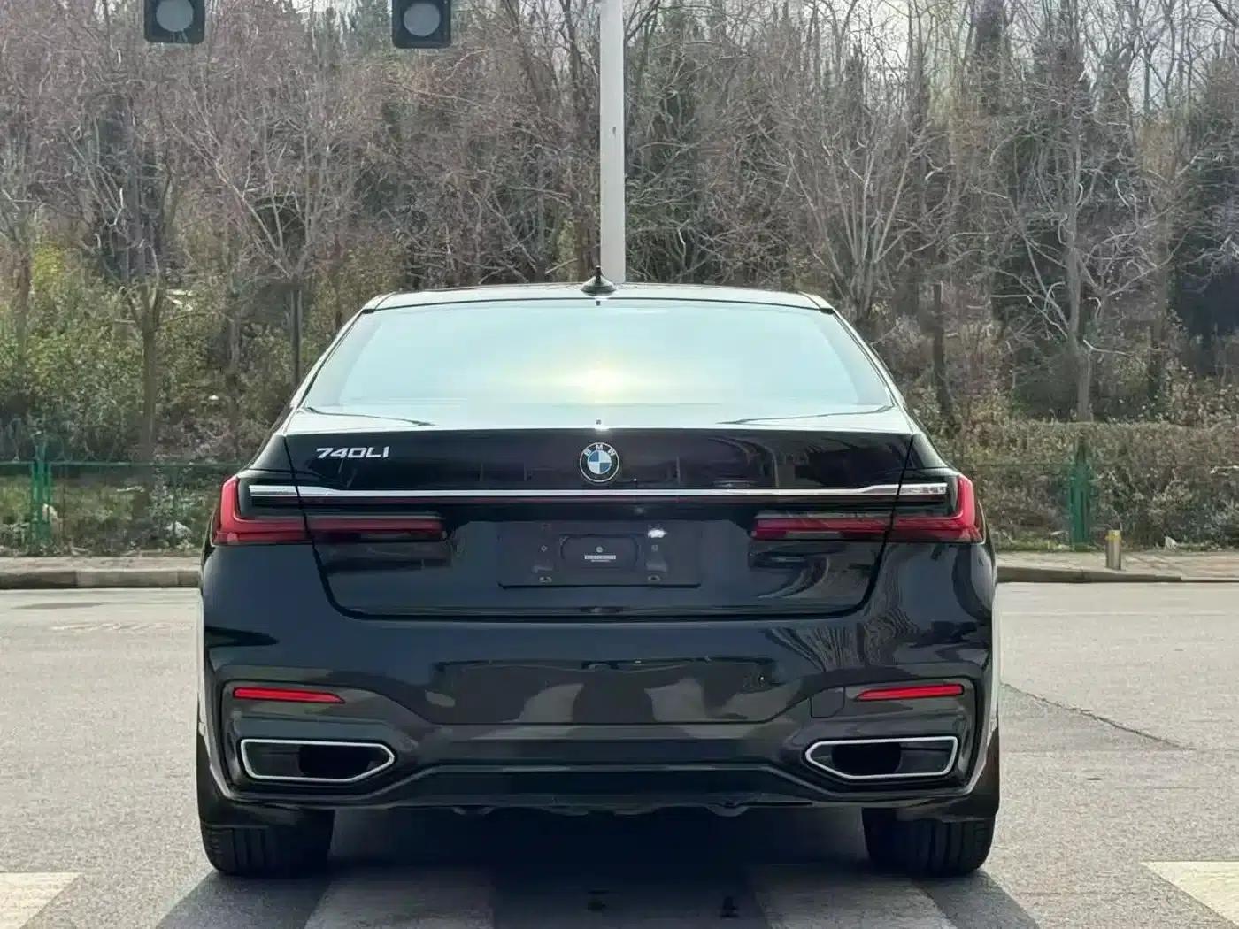2019 BMW 7 Series 730Li M Sport Package — миниатюра 8