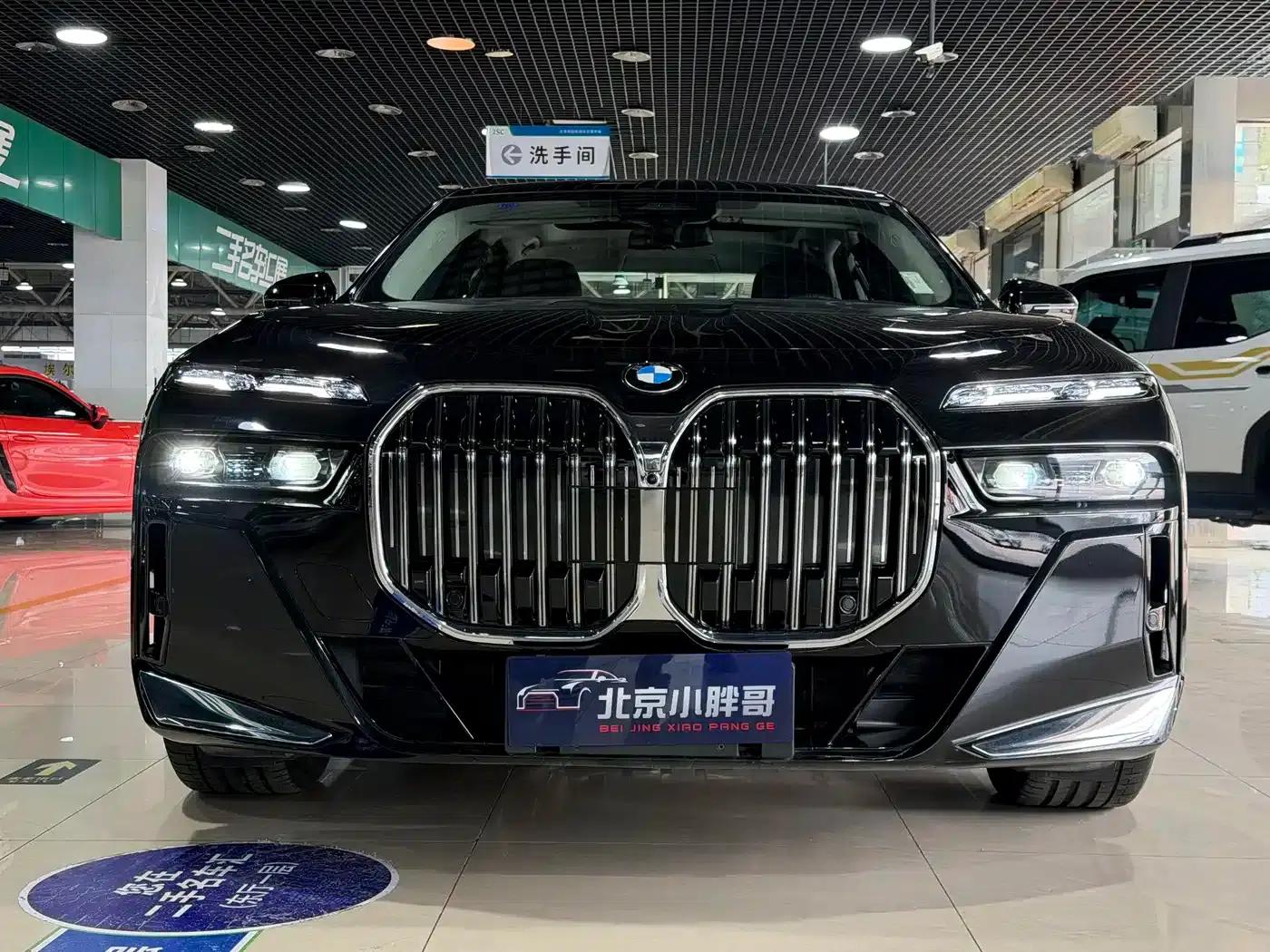2023 BMW 7 Series 740Li Leading Edition M Sport Package — миниатюра 2