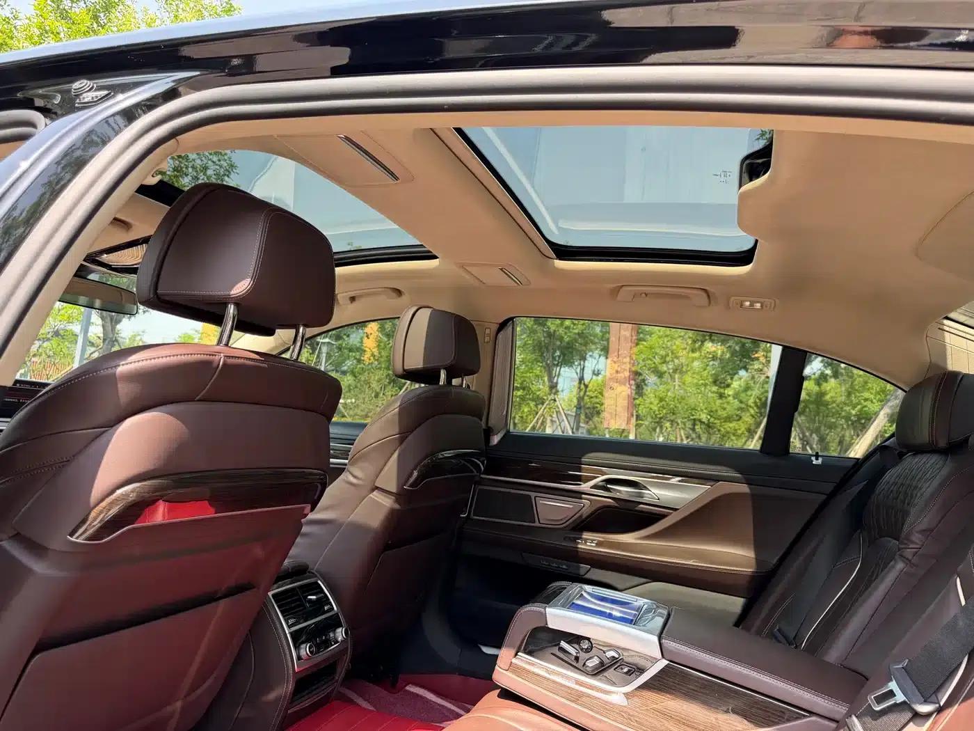 2021 BMW 7 Series 730Li Luxury Package — миниатюра 9