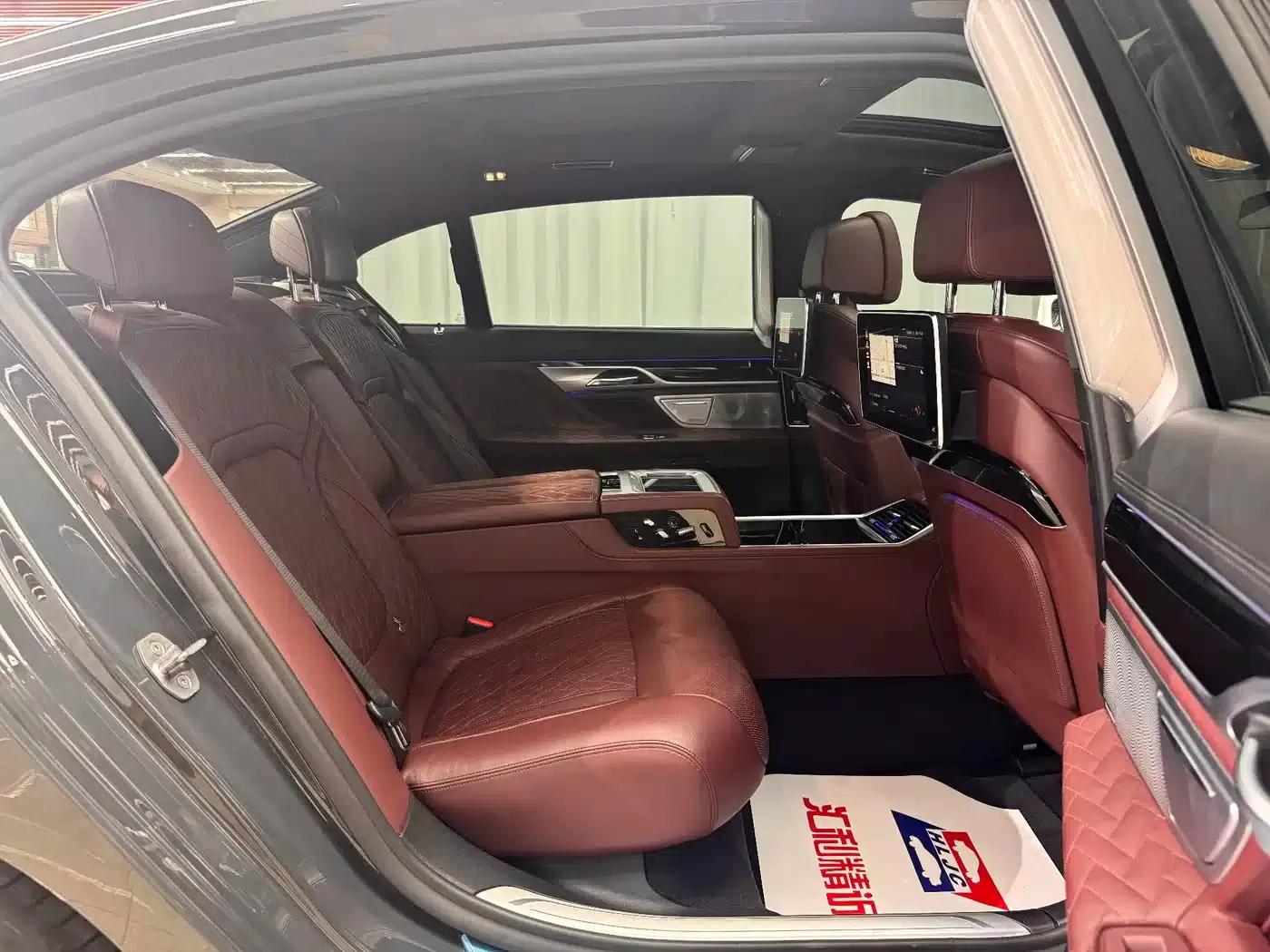 2019 BMW 7 Series 740Li xDrive Executive M Sport Package — миниатюра 18