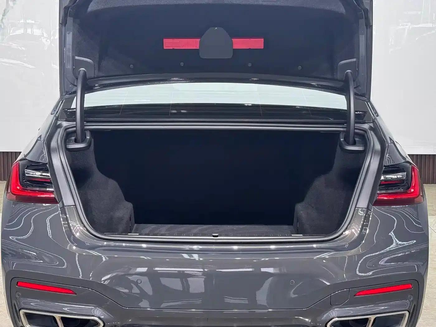 2019 BMW 7 Series 740Li xDrive Executive M Sport Package — миниатюра 24