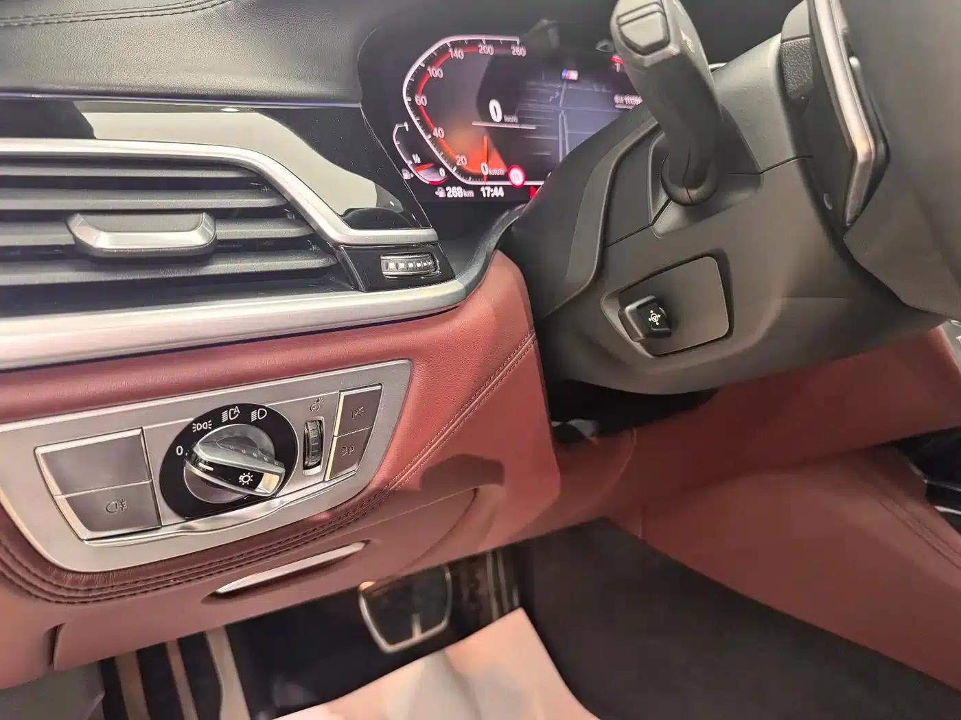 2019 BMW 7 Series 740Li xDrive Executive M Sport Package — миниатюра 10