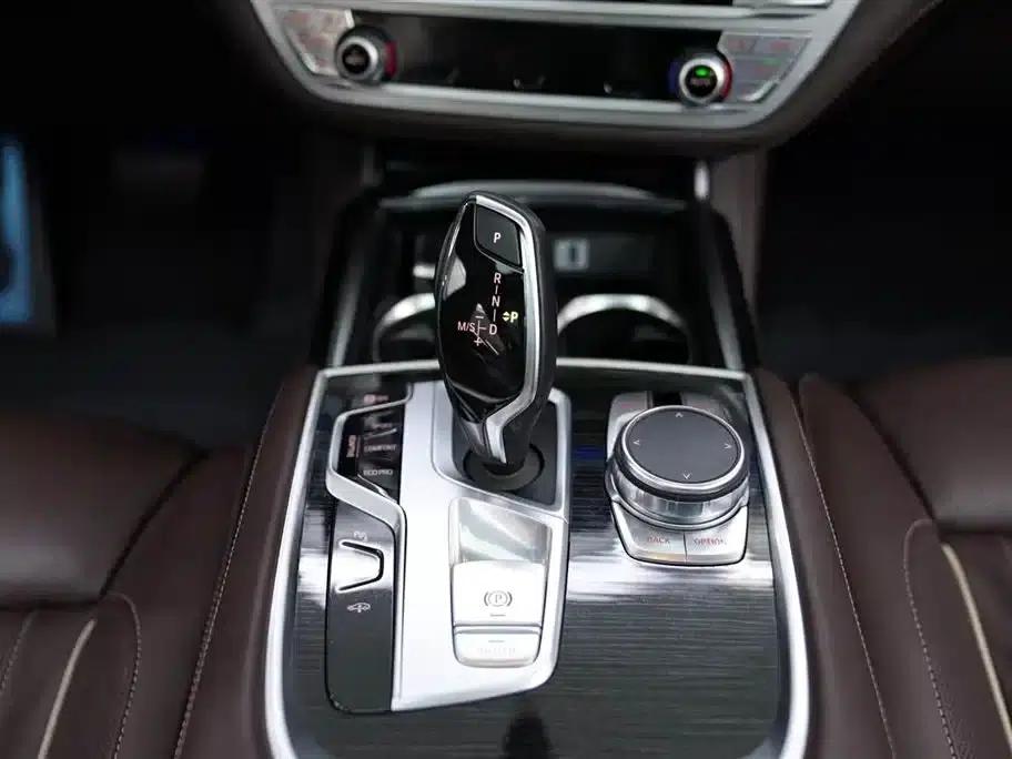 2018 BMW 7 Series 730Li Luxury M Sport Package — миниатюра 14