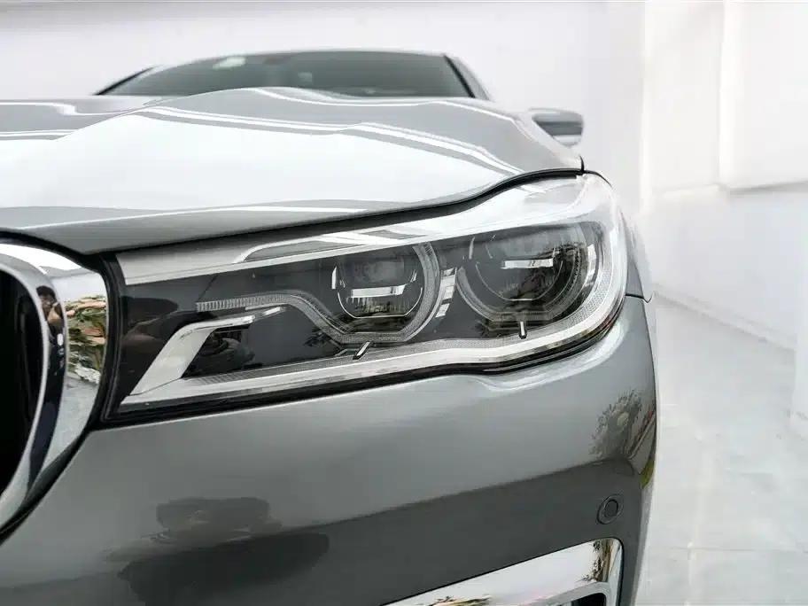 2018 BMW 7 Series 730Li Luxury M Sport Package — миниатюра 24