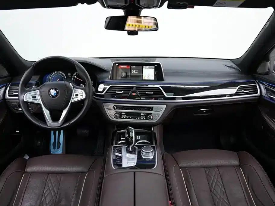 2018 BMW 7 Series 730Li Luxury M Sport Package — миниатюра 10