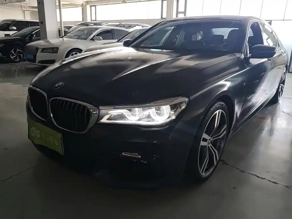 2018 BMW 7 Series 730Li Luxury M Sport Package — миниатюра 1