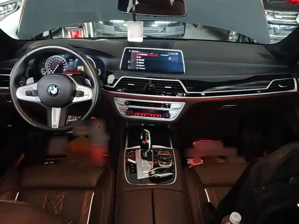 2018 BMW 7 Series 730Li Luxury M Sport Package — миниатюра 10