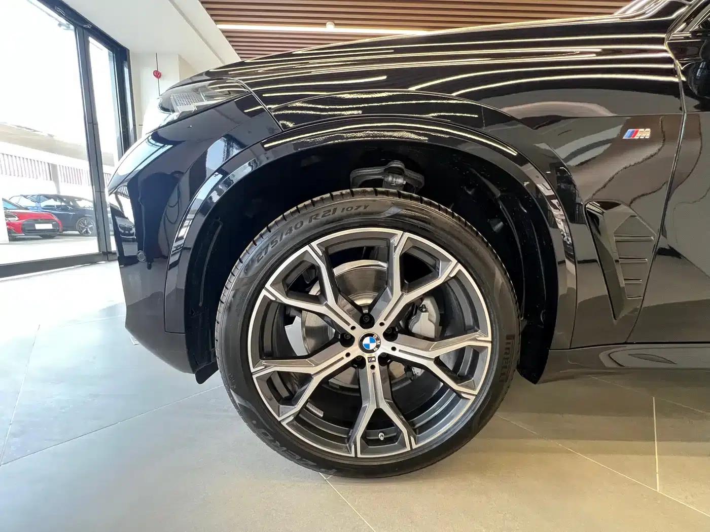 BMW X5 2025 xDrive 30Li M Sport Shadow Edition — миниатюра 4