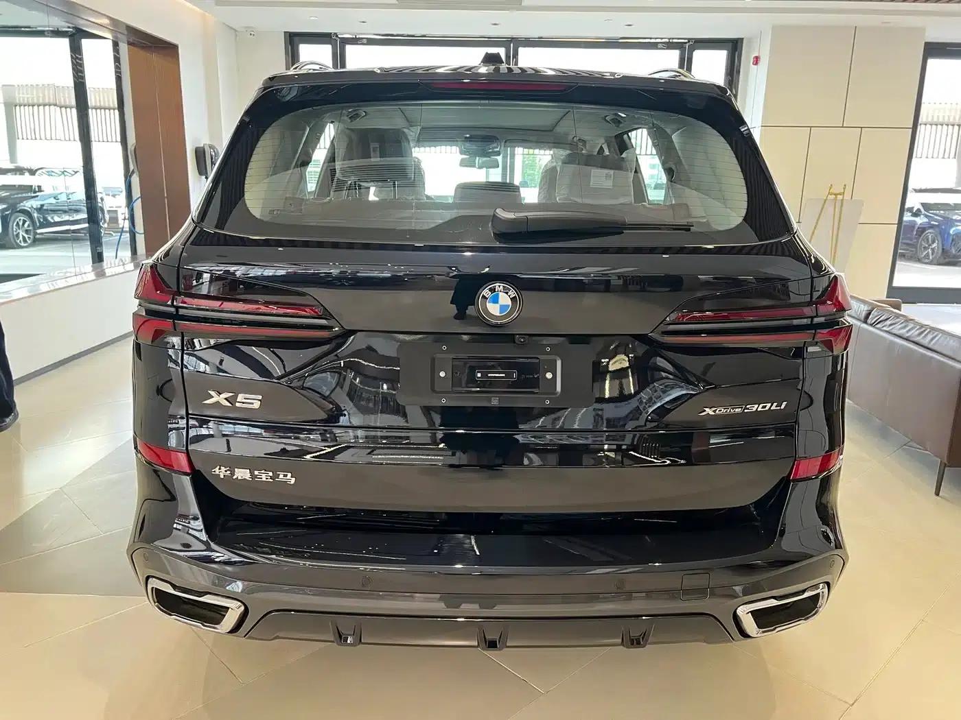 BMW X5 2025 xDrive 30Li M Sport Shadow Edition — миниатюра 5