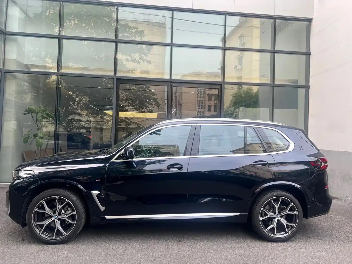BMW X5 2023 xDrive 30Li Luxury M Sport Package — миниатюра 4