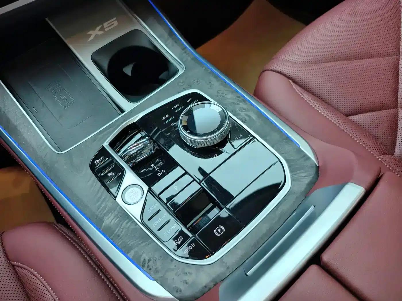 BMW X5 2023 xDrive 30Li M Sport Shadow Edition — миниатюра 11