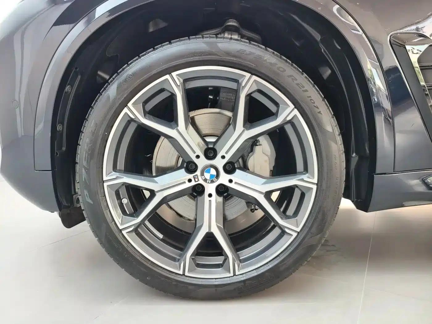 BMW X5 2023 xDrive 30Li M Sport Shadow Edition — миниатюра 14
