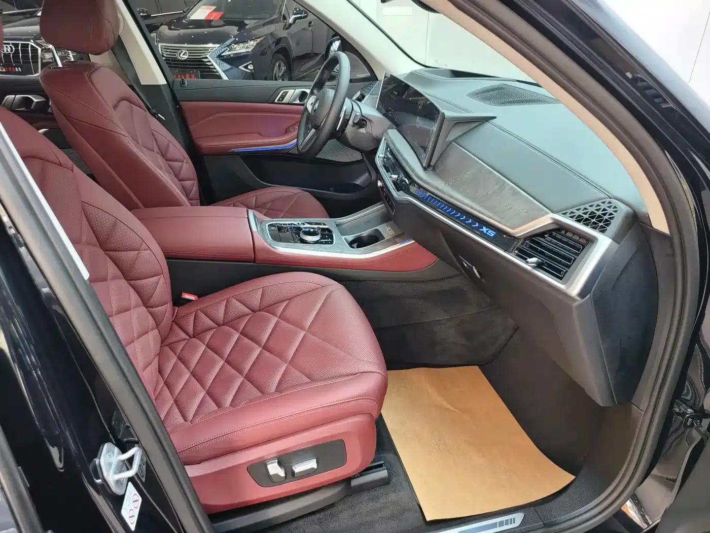 BMW X5 2023 xDrive 30Li M Sport Shadow Edition — миниатюра 6