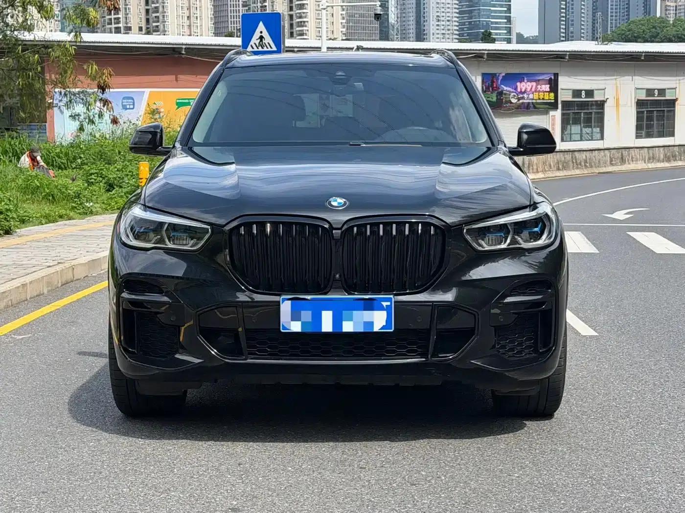 BMW X5 2022 xDrive 30Li Luxury M Sport Package — миниатюра 2