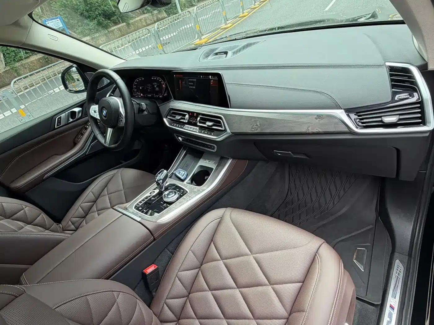 BMW X5 2022 xDrive 30Li Luxury M Sport Package — миниатюра 11